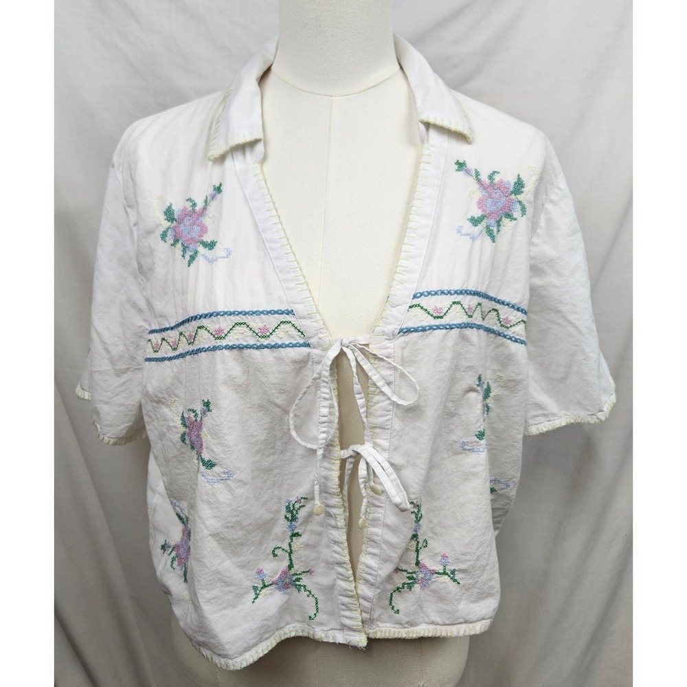American Eagle White Floral Cross Stitch Tie Front Cottagecore Blouse XL